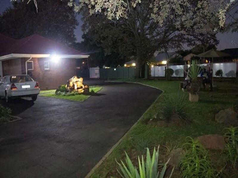 Acn International Regency Lodge Kempton Park Eksteriør billede
