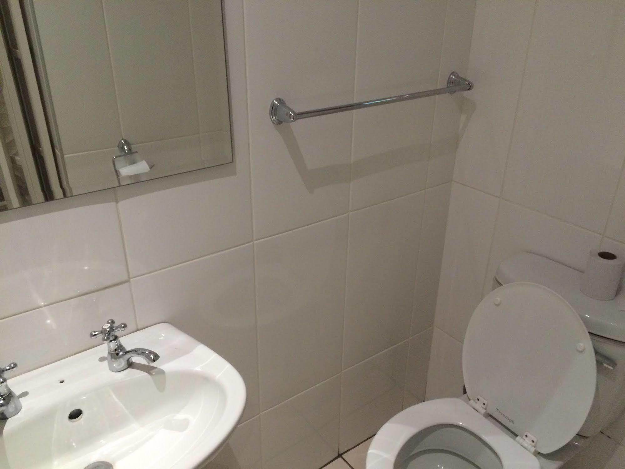 Acn International Regency Lodge Kempton Park Eksteriør billede