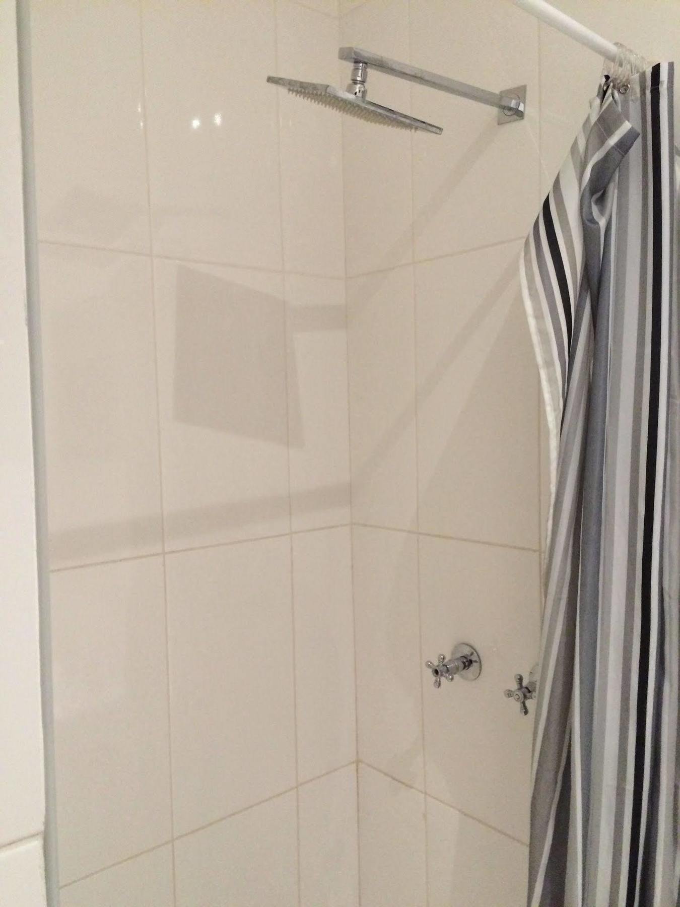 Acn International Regency Lodge Kempton Park Eksteriør billede