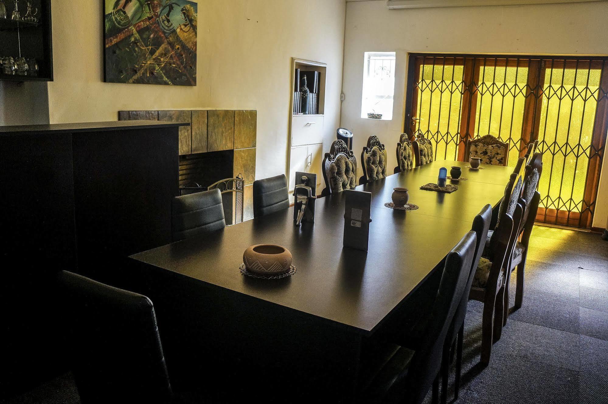 Acn International Regency Lodge Kempton Park Eksteriør billede