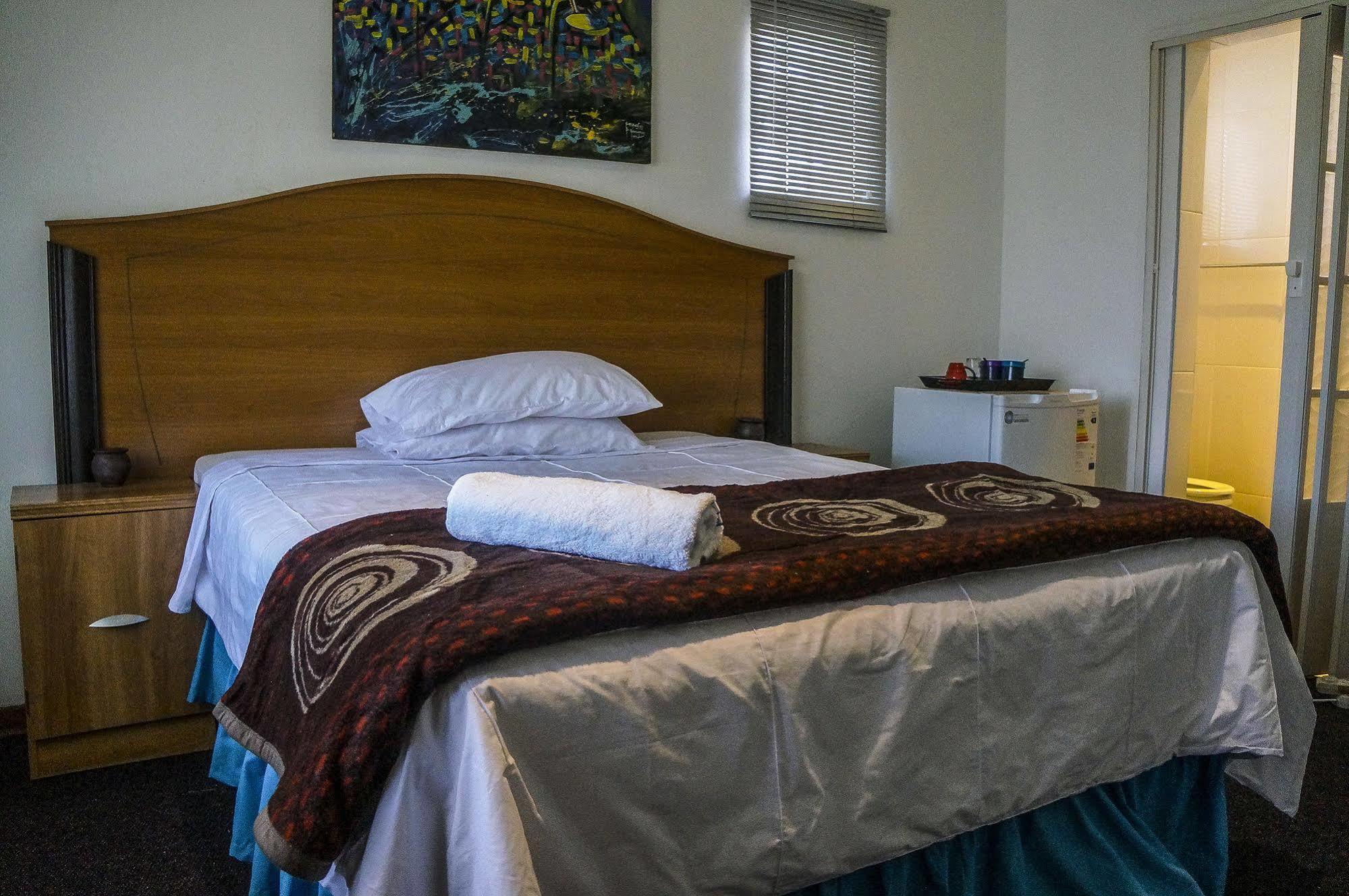 Acn International Regency Lodge Kempton Park Eksteriør billede