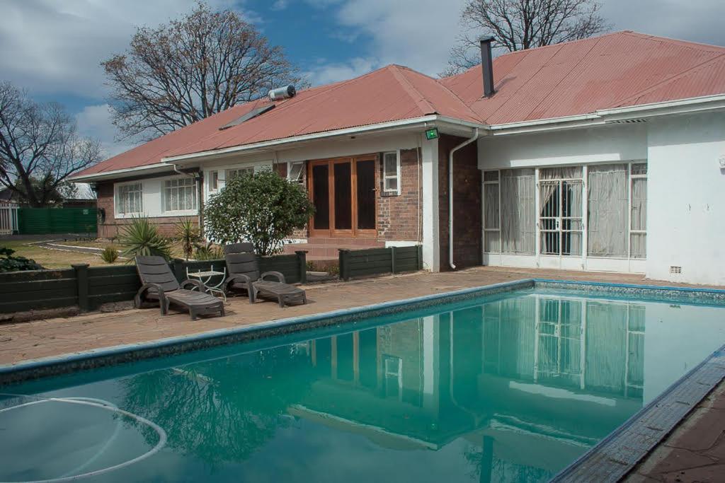 Acn International Regency Lodge Kempton Park Eksteriør billede